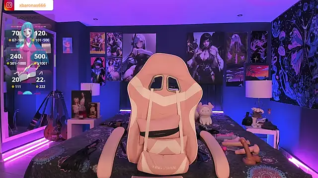 LanaKyutt online show from October 28, 2025, 1:32 pm