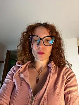 Snapshot of karen_brave chatting on February 12, 2025, 1:41 am karen brave online show from February 12, 2025, 1:41 am