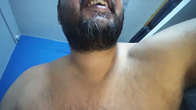 Snapshot of dirtybearr chatting on March 10, 2025, 7:18 pm dirtybearr online show from March 10, 2025, 7:18 pm