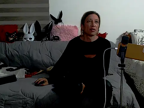Gikitrans76 online show from April 22, 2026, 3:46 am
