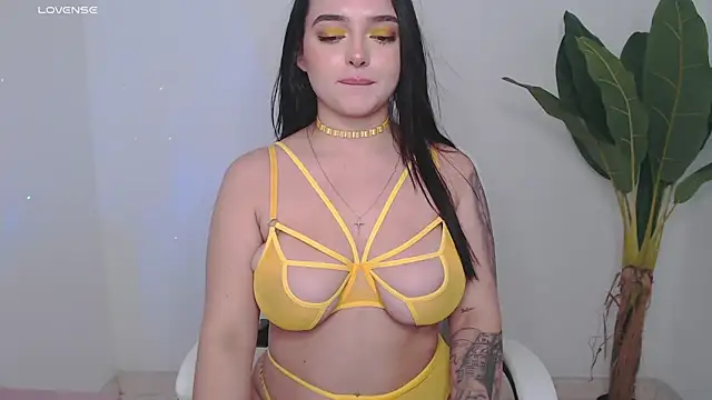 sophialorens s online show from January 4, 2025, 8:16 pm