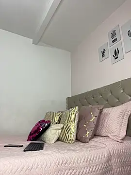 ImAlicee online show from November 25, 2025, 11:05 pm