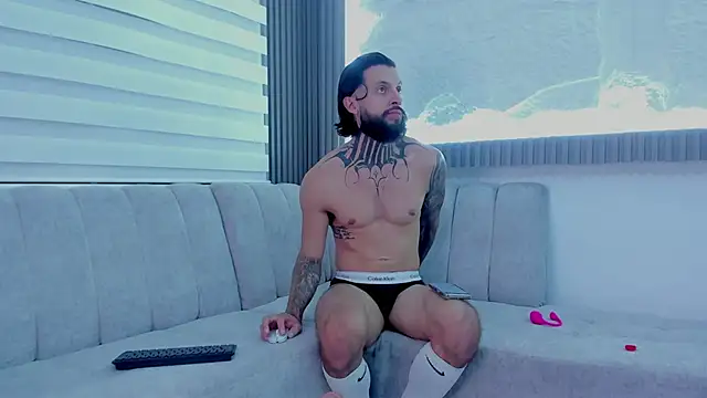 Apolo Bianco  online show from October 18, 2025, 5:31 am