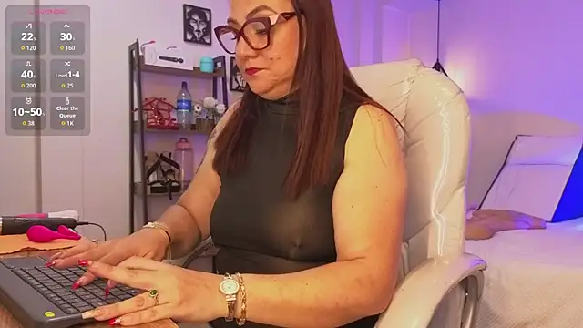 lady nylon  online show from January 18, 2026, 12:19 pm