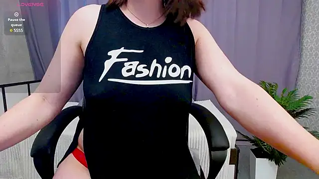 Snapshot of Camelia_Lillie chatting on March 14, 2025, 10:29 am Camelia Lillie online show from March 14, 2025, 10:29 am