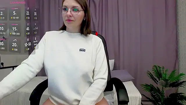 Snapshot of Camelia_Lillie chatting on February 19, 2025, 1:18 am Camelia Lillie online show from February 19, 2025, 1:18 am