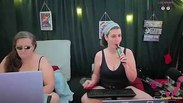 Snapshot of Sexy_Mama-69 chatting on November 28, 2025, 5:24 pm Sexy Mama-69 online show from November 28, 2025, 5:24 pm