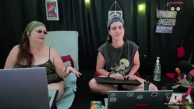 Snapshot of Sexy_Mama-69 chatting on November 27, 2025, 5:13 pm Sexy Mama-69 online show from November 27, 2025, 5:13 pm