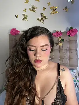 Jullieetta online show from May 23, 2026, 7:13 pm