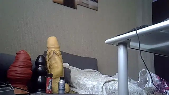 FISTCAMM online show from October 18, 2025, 10:39 am