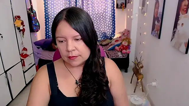 claryssa  online show from February 6, 2026, 6:15 pm