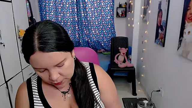 claryssa  online show from October 15, 2025, 7:44 pm