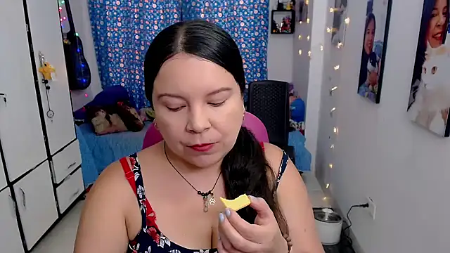 claryssa  online show from October 2, 2025, 8:01 pm