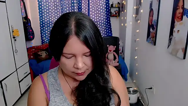 claryssa  online show from November 11, 2025, 8:36 pm