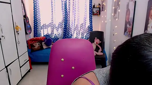 claryssa  online show from November 6, 2025, 5:39 pm