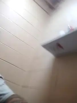 bigdoog8 online show from April 23, 2026, 6:42 pm