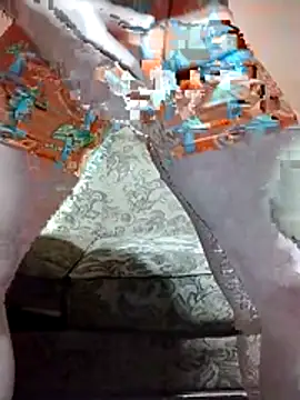 Snapshot of Hugebwc102 chatting on December 15, 2025, 5:02 am Hugebwc102 online show from December 15, 2025, 5:02 am