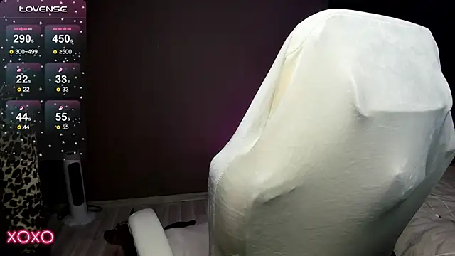 Mariella Adamss online show from November 3, 2025, 12:09 pm