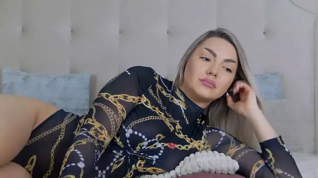 stacya10 online show from December 15, 2024, 11:12 am