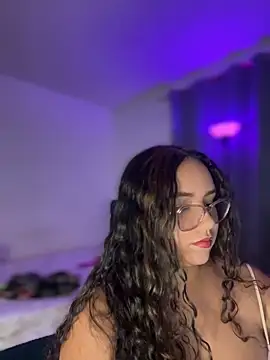 CurlyGirl 1 online show from May 9, 2026, 1:53 am