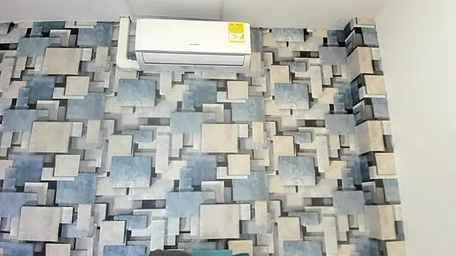 angel dthroatt online show from February 7, 2026, 12:13 pm