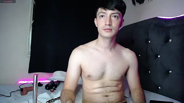 Snapshot of henry_diiaz chatting on October 25, 2025, 9:19 am henry diiaz online show from October 25, 2025, 9:19 am