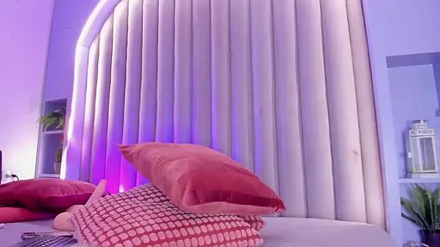 CristalCornner  online show from March 7, 2026, 8:03 pm