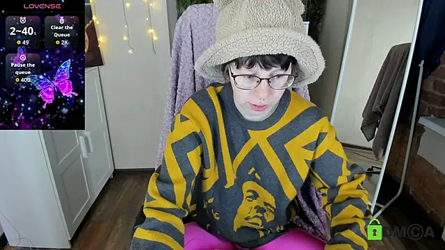 Melissa Wells online show from October 4, 2025, 9:49 pm