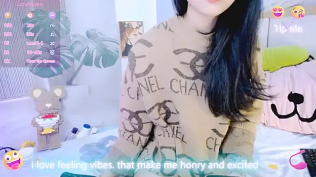 Snapshot of Ly__ chatting on February 7, 2026, 4:53 am Ly online show from February 7, 2026, 4:53 am