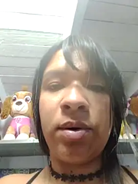 VivienAndClark online show from November 6, 2025, 4:44 pm