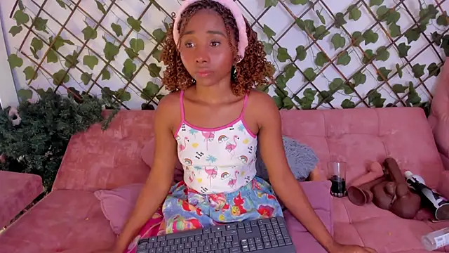 kimmysantoo online show from October 13, 2025, 4:58 am