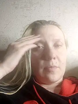 LeraSweet online show from May 3, 2026, 7:39 pm