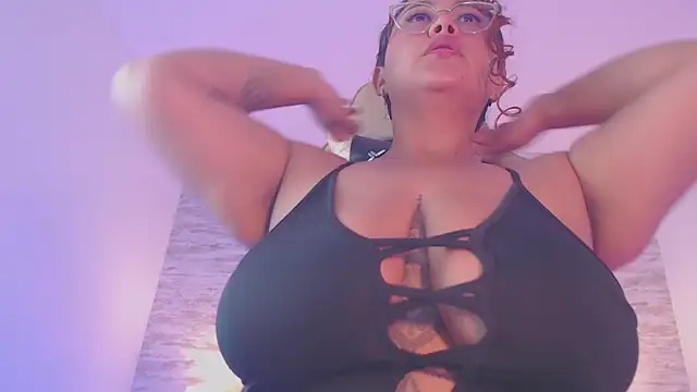 IsabellMendez  online show from January 27, 2025, 9:00 pm