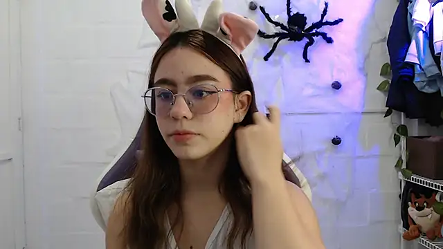 Snapshot of BlairVicent chatting on October 14, 2025, 12:06 pm BlairVicent online show from October 14, 2025, 12:06 pm