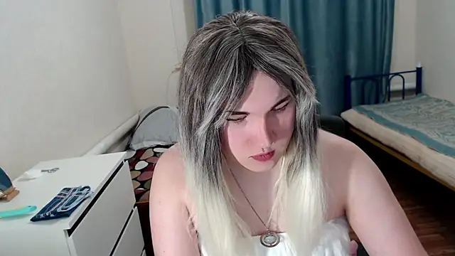 EvaMiron online show from March 7, 2026, 5:40 pm