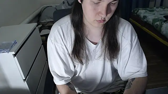 EvaMiron online show from September 28, 2025, 11:28 am