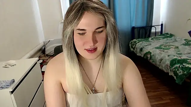 EvaMiron online show from March 3, 2026, 9:16 am