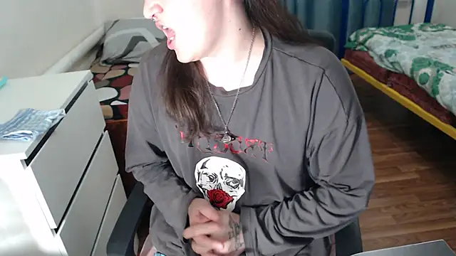 EvaMiron online show from October 15, 2025, 12:02 pm