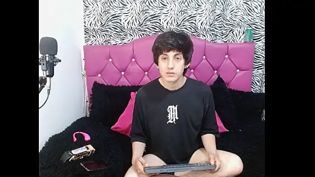 Robinviollet online show from January 11, 2026, 4:08 am