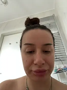 Snapshot of deliaroyal chatting on March 27, 2026, 1:34 pm deliaroyal online show from March 27, 2026, 1:34 pm