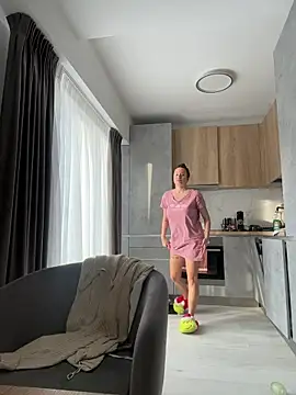 Snapshot of deliaroyal chatting on November 12, 2025, 1:15 pm deliaroyal online show from November 12, 2025, 1:15 pm