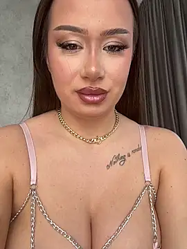 Snapshot of deliaroyal chatting on December 4, 2025, 10:36 am deliaroyal online show from December 4, 2025, 10:36 am