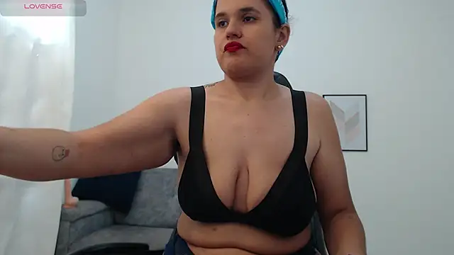 Snapshot of natalia_curvy1 chatting on November 21, 2025, 6:18 pm natalia curvy1 online show from November 21, 2025, 6:18 pm
