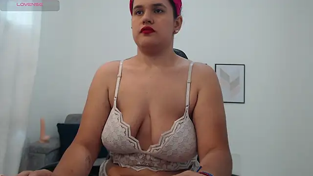 Snapshot of natalia_curvy1 chatting on October 23, 2025, 5:22 pm natalia curvy1 online show from October 23, 2025, 5:22 pm