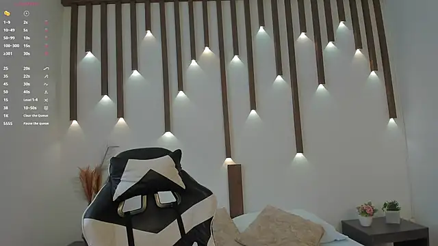 megan cooper28 online show from October 7, 2025, 7:04 pm