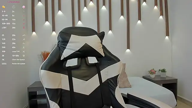 megan cooper28 online show from November 5, 2025, 7:17 pm