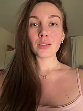 JasminJames online show from April 21, 2026, 7:42 pm