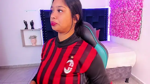 SaraApril 1 online show from October 23, 2025, 9:46 pm