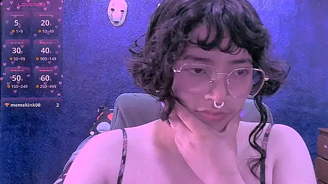 NinaYellow online show from June 9, 2026, 3:13 pm