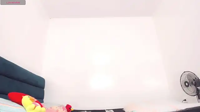 Amanda Cax online show from April 17, 2026, 8:22 pm